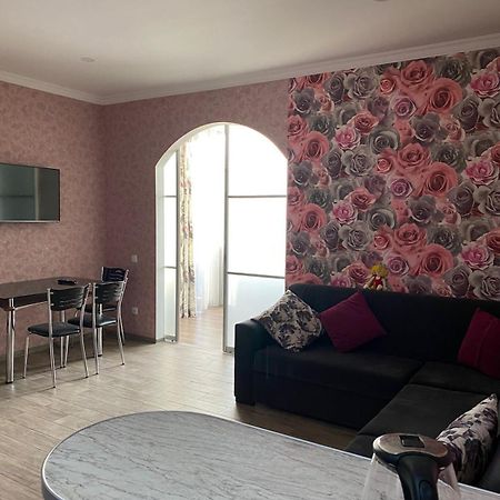 Mindia'S Two Bedroom Apartment Батумі Екстер'єр фото